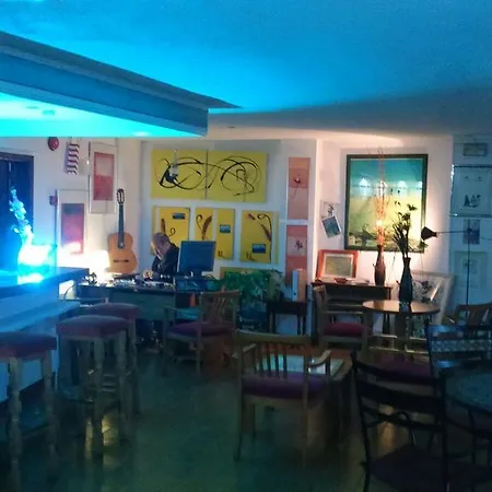Flamenco 4*